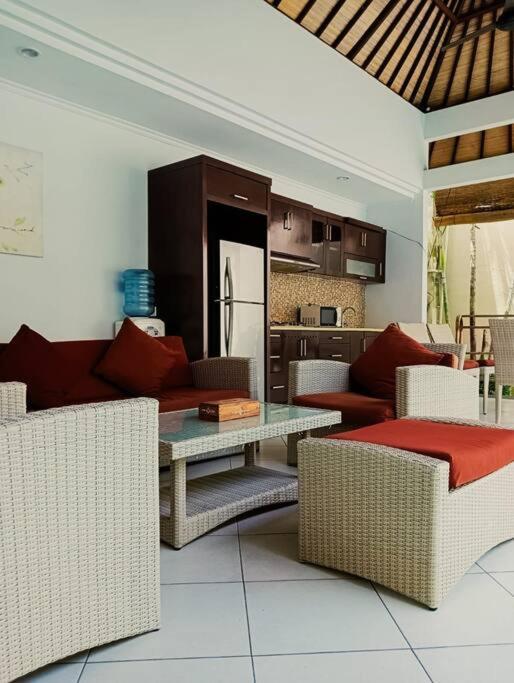 Villa Brightup Side